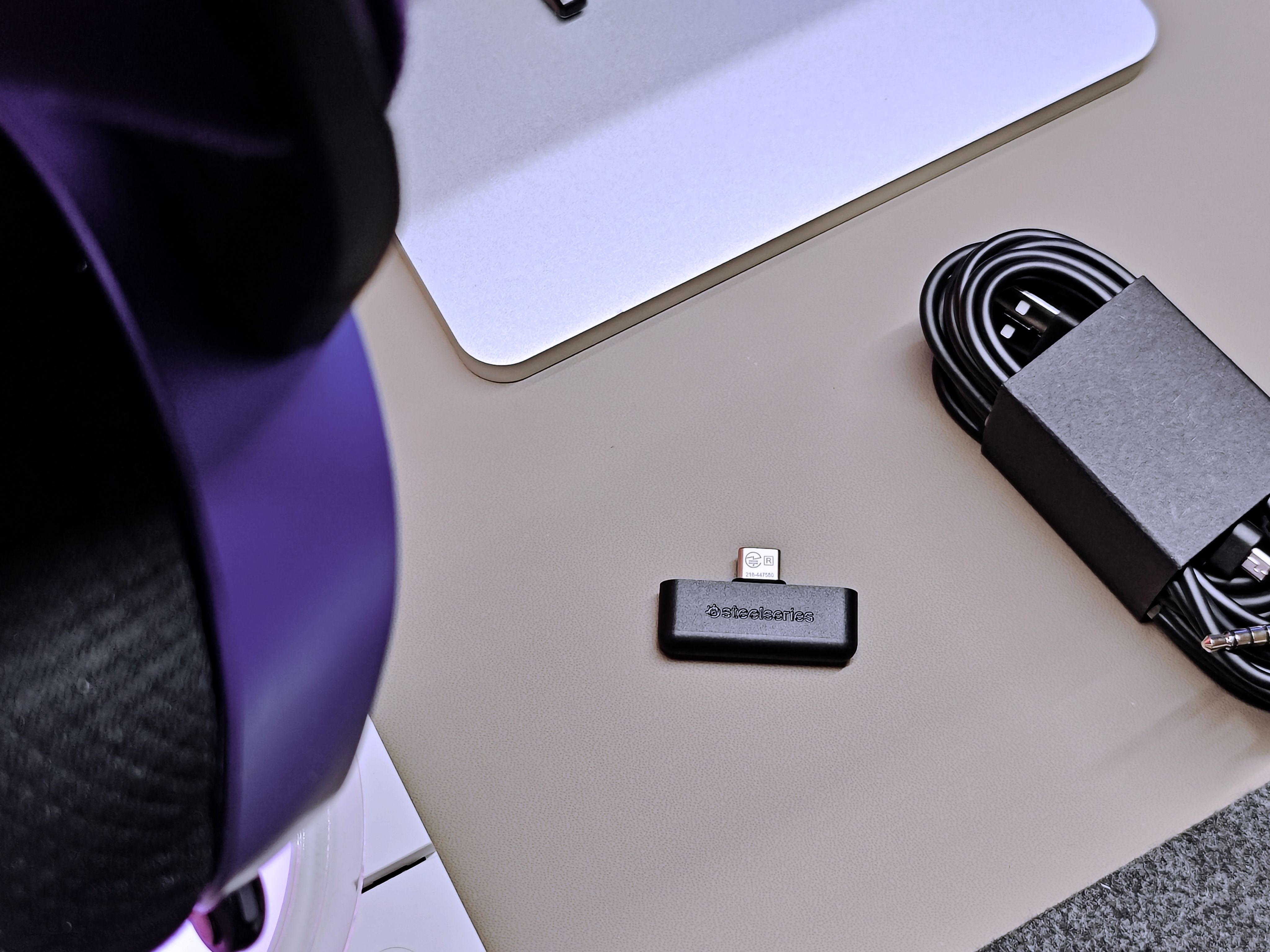 暗黑风,绝绝紫,这款耳机带我进入沉浸式电竞体验!