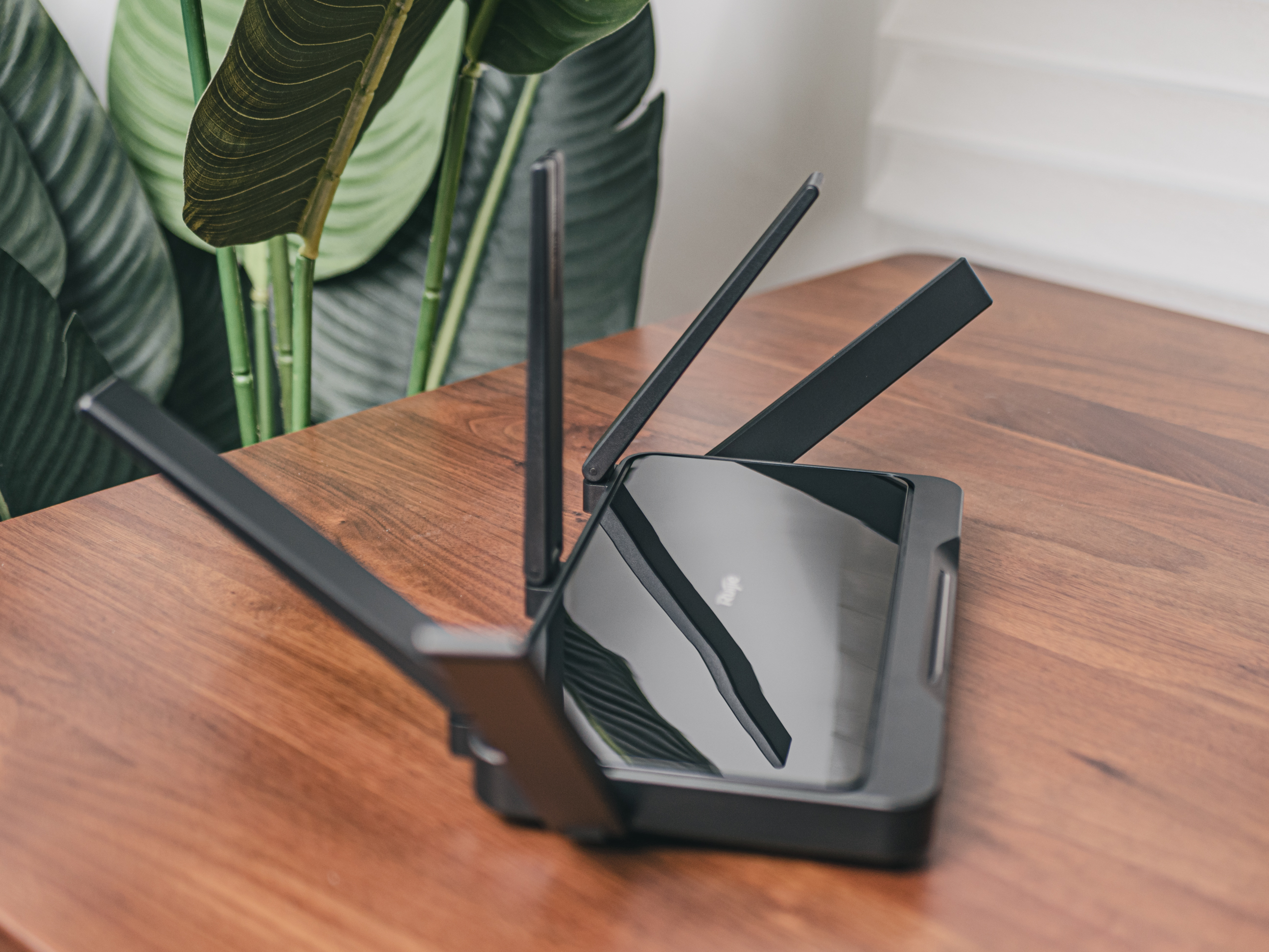 黑豹之名，极速出击，原来路由器不是越大越贵才越好！