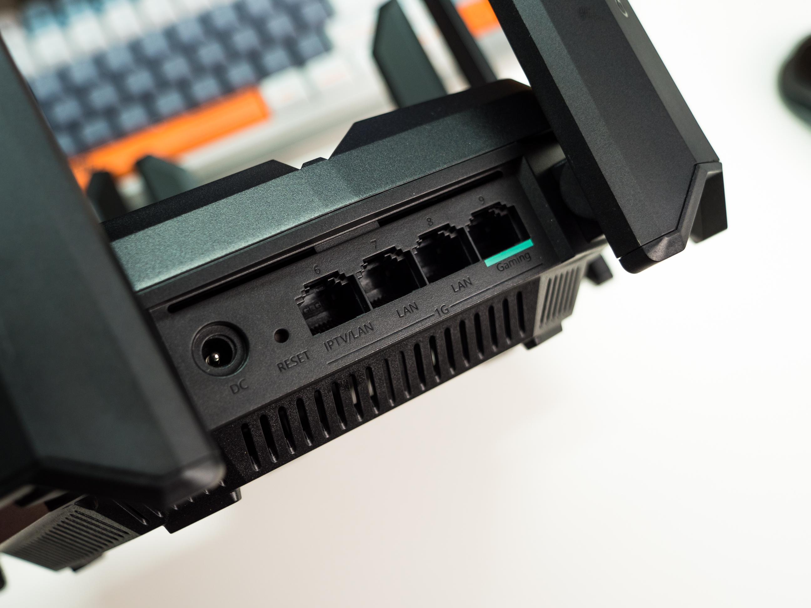 新路由时代：WiFi7剑指未来！AI黑科技轻松覆盖大户型！